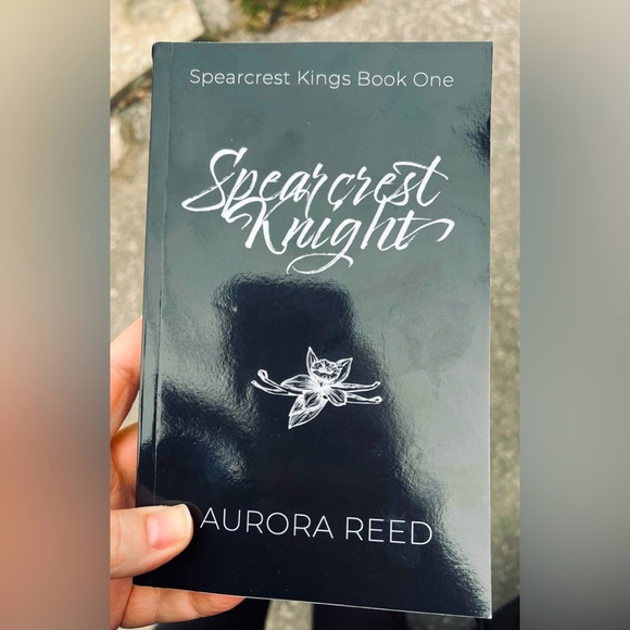 Booktok- spearcrest knight - Picture 1 of 1